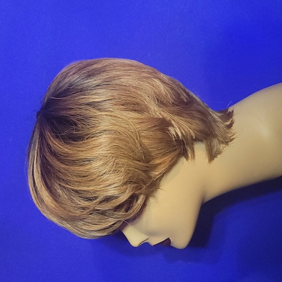 Cute synthetic bob copper with dark roots & bangs - Picture 4 of 6